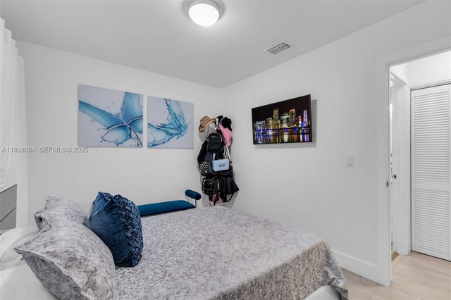 3130 NW 102nd St, Miami, FL 33147