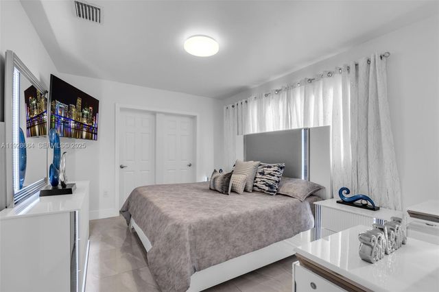 3130 NW 102nd St, Miami, FL 33147