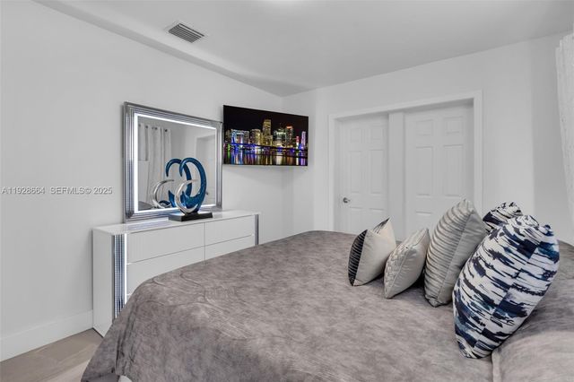 3130 NW 102nd St, Miami, FL 33147