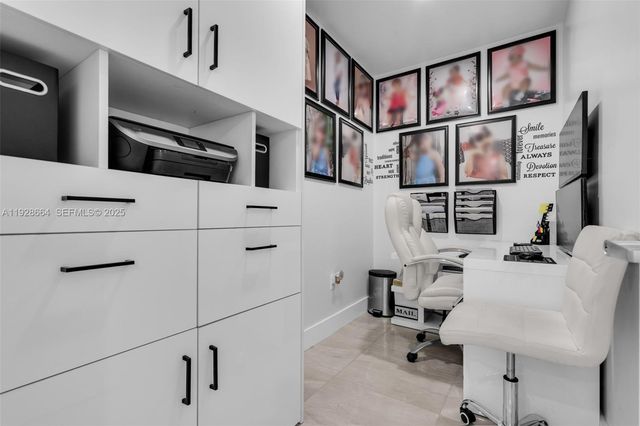 3130 NW 102nd St, Miami, FL 33147