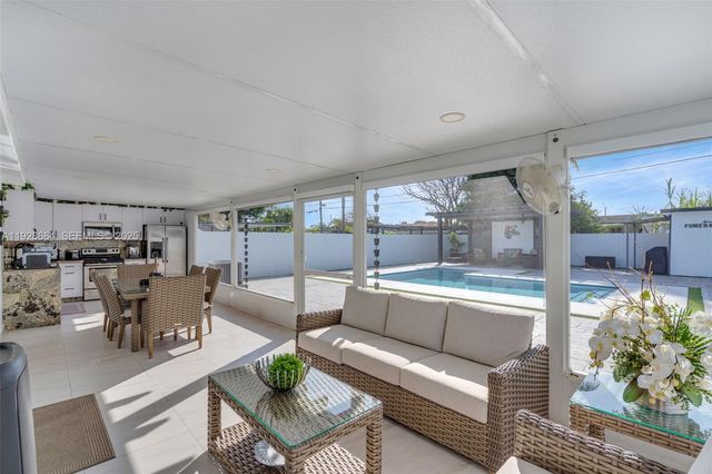 3130 NW 102nd St, Miami, FL 33147