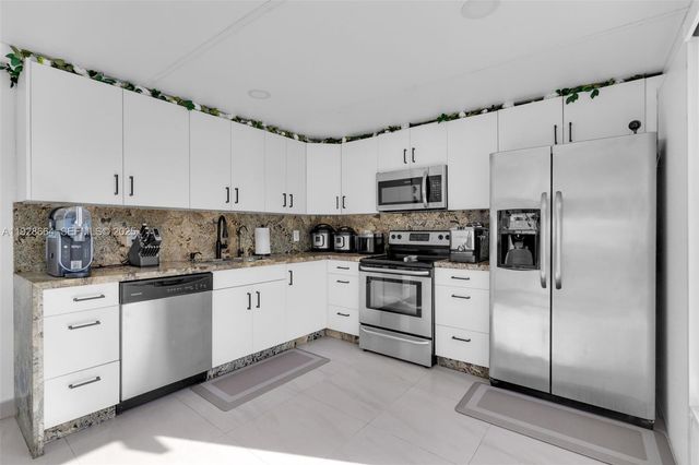 3130 NW 102nd St, Miami, FL 33147