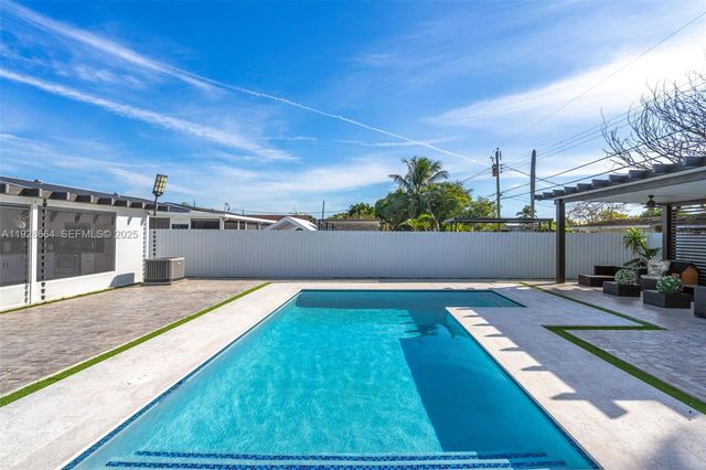 3130 NW 102nd St, Miami, FL 33147