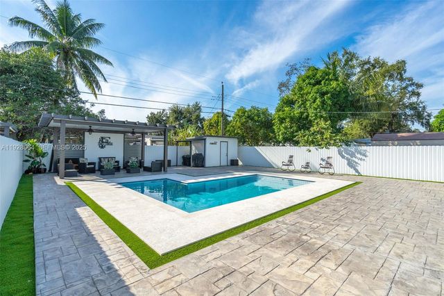 3130 NW 102nd St, Miami, FL 33147