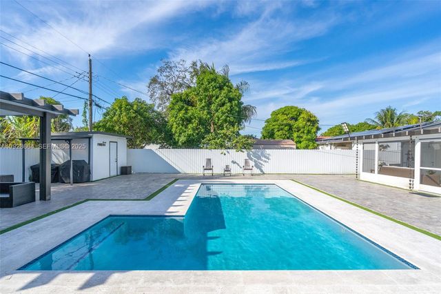 3130 NW 102nd St, Miami, FL 33147