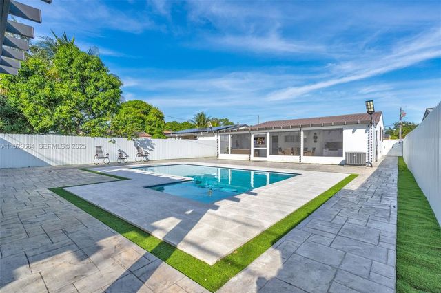 3130 NW 102nd St, Miami, FL 33147