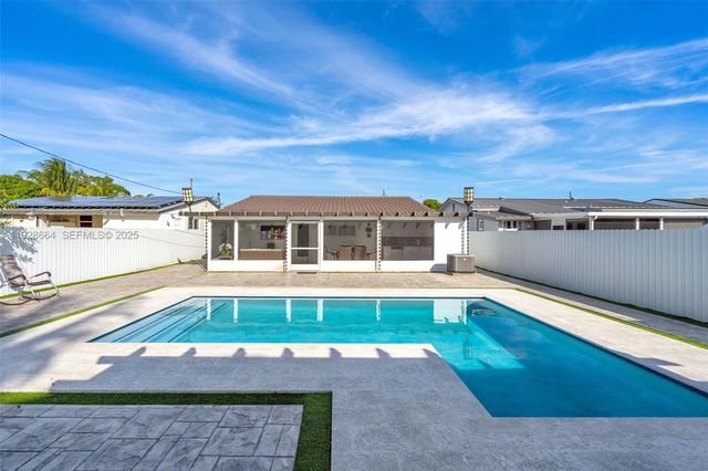 3130 NW 102nd St, Miami, FL 33147