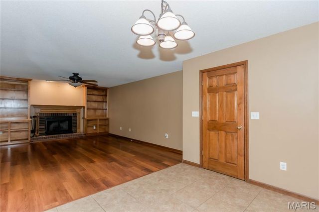 2703 Cabin Creek Court, Edwardsville, IL 62025