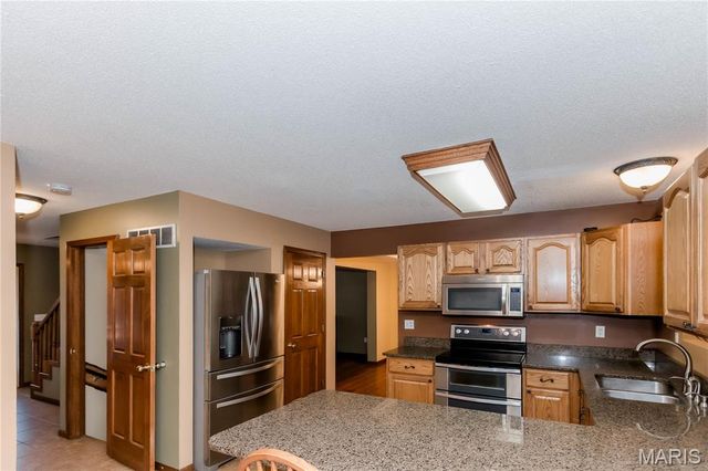 2703 Cabin Creek Court, Edwardsville, IL 62025