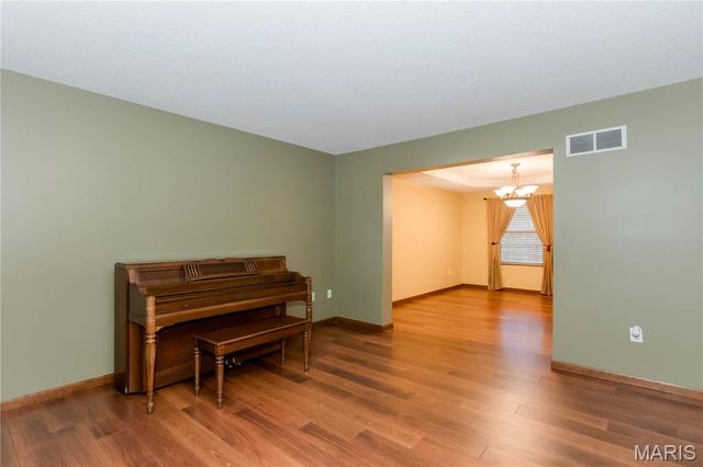 2703 Cabin Creek Court, Edwardsville, IL 62025