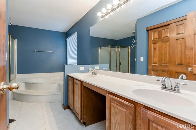 2703 Cabin Creek Court, Edwardsville, IL 62025