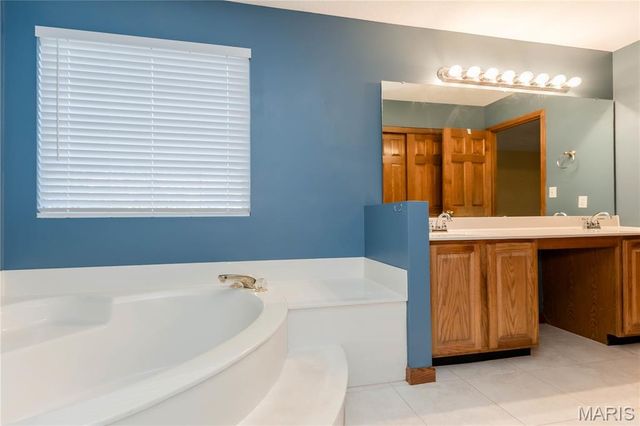 2703 Cabin Creek Court, Edwardsville, IL 62025