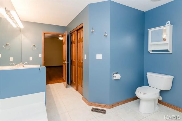 2703 Cabin Creek Court, Edwardsville, IL 62025