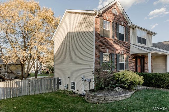 2703 Cabin Creek Court, Edwardsville, IL 62025