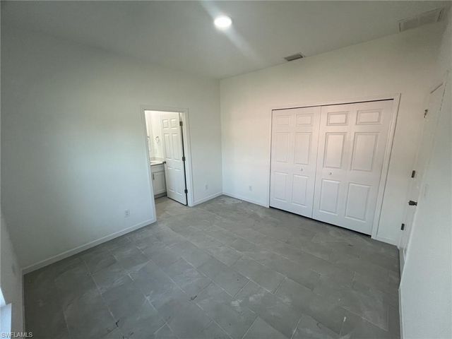 4000 21st ST SW, Lehigh Acres, FL 33976