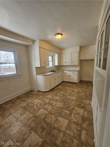 1134 Belvedere Avenue SE, Warren, OH 44484