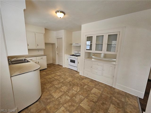 1134 Belvedere Avenue SE, Warren, OH 44484