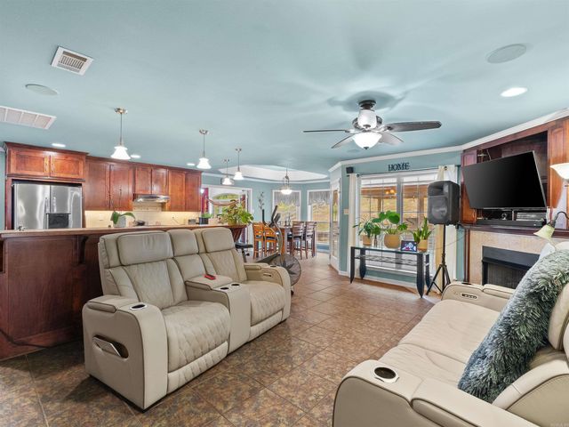 101 West Lake Cove, Beebe, AR 72012