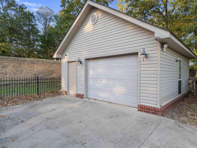 101 West Lake Cove, Beebe, AR 72012