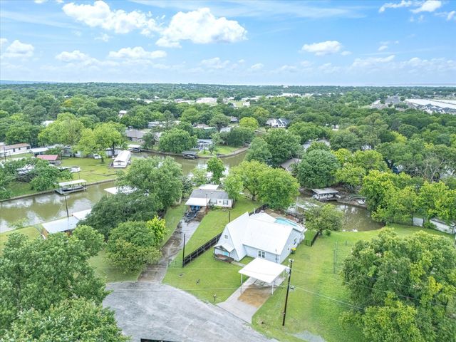 4404 W Fernwood Court, Granbury, TX 76049