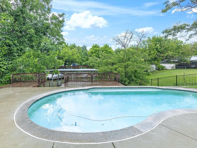 4404 W Fernwood Court, Granbury, TX 76049
