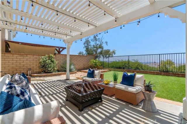 24026 Via Cresta, Valencia, CA 91354