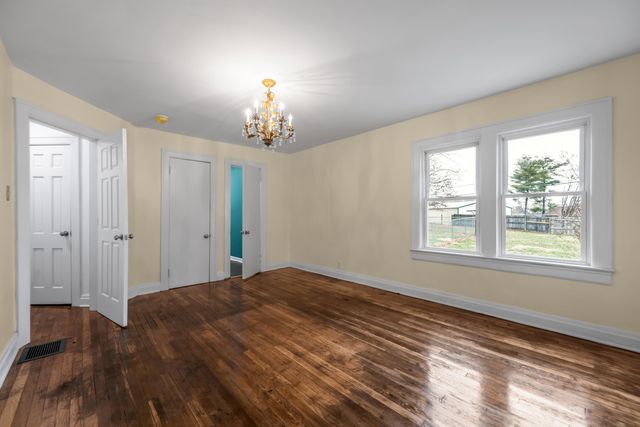 44 Horseshoe Drive, Paris, KY 40361