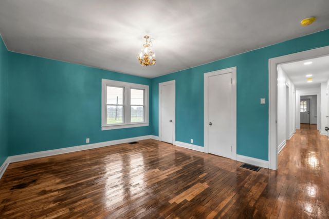 44 Horseshoe Drive, Paris, KY 40361