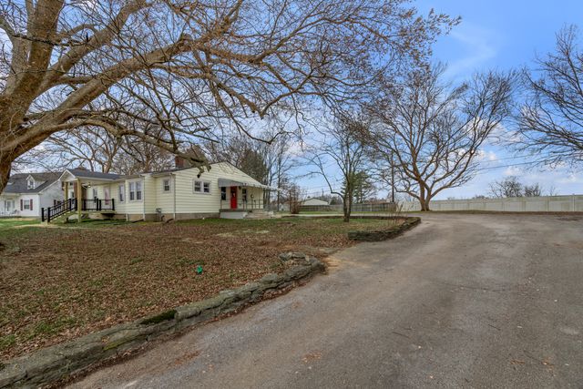 44 Horseshoe Drive, Paris, KY 40361