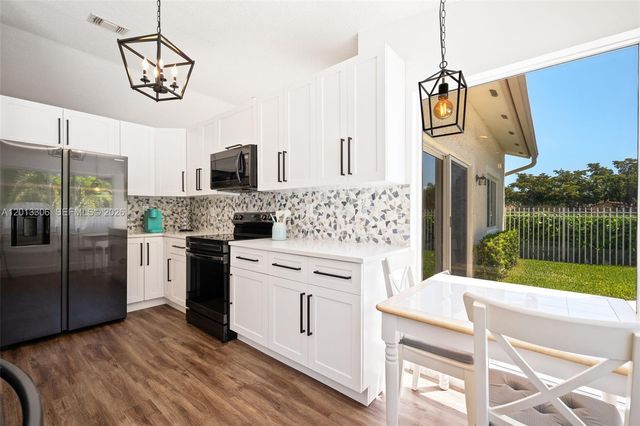 13750 Green Cove Pl, Davie, FL 33325