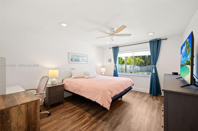 13750 Green Cove Pl, Davie, FL 33325