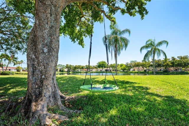 13750 Green Cove Pl, Davie, FL 33325
