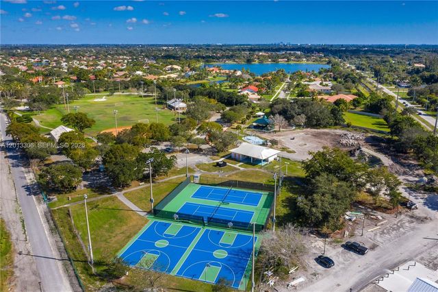 13750 Green Cove Pl, Davie, FL 33325