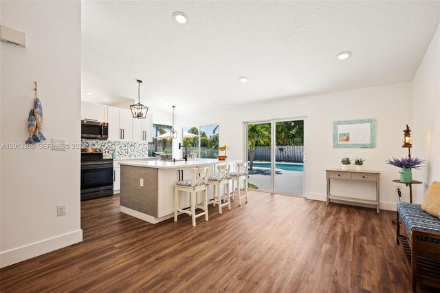 13750 Green Cove Pl, Davie, FL 33325
