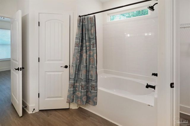 5214 Arrowhead Rd, Pensacola, FL 32507