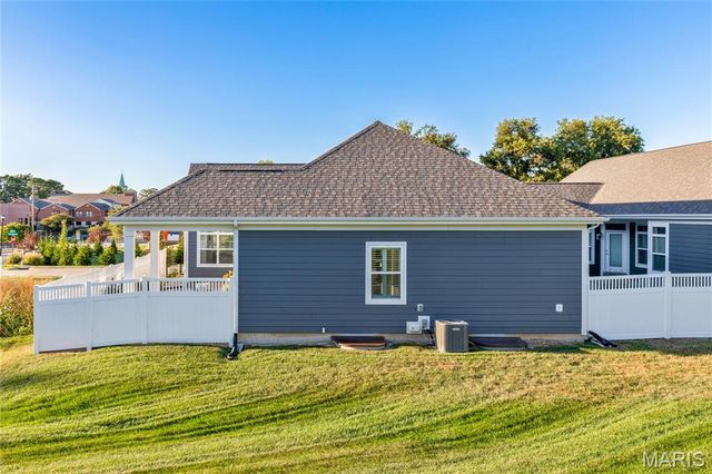 102 Lilac Blossom Drive, Cottleville, MO 63304