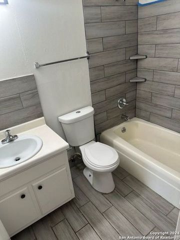 6298 CEDAR VALLEY DR., San Antonio, TX 78242