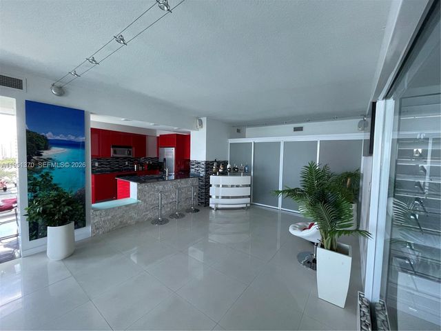 335 S Biscayne Blvd 1209, Miami, FL 33131