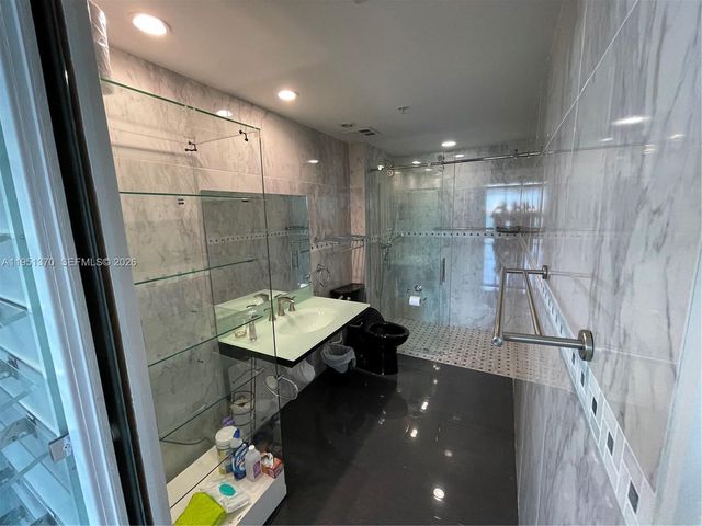 335 S Biscayne Blvd 1209, Miami, FL 33131