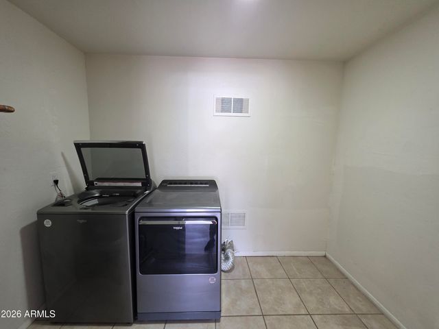 3735 E CLAIRE Drive, Phoenix, AZ 85032