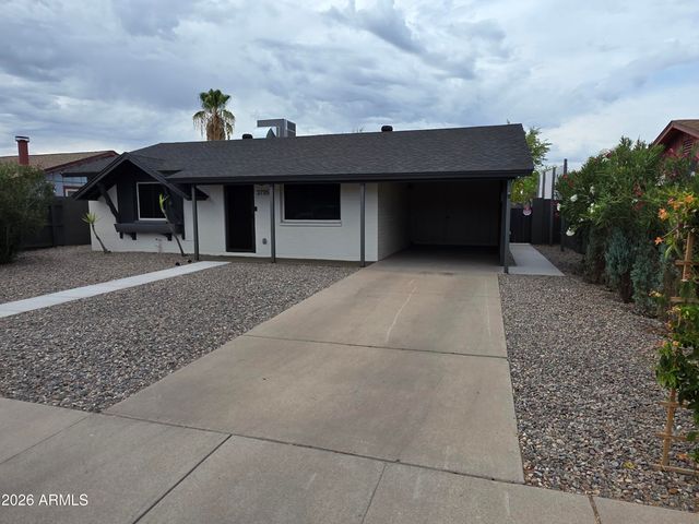 3735 E CLAIRE Drive, Phoenix, AZ 85032