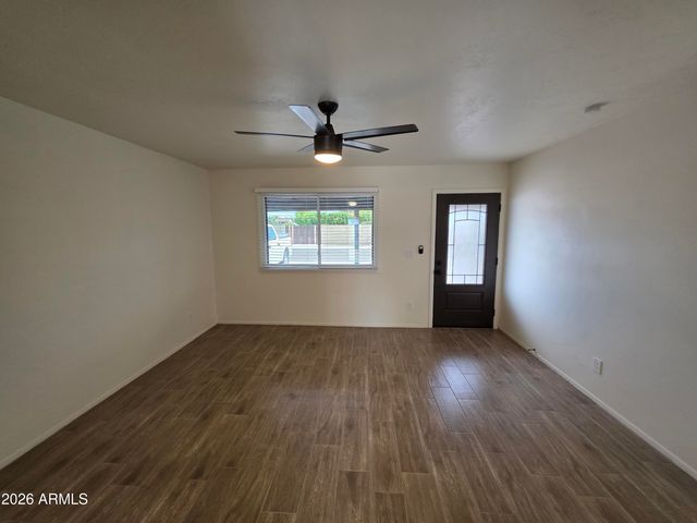3735 E CLAIRE Drive, Phoenix, AZ 85032