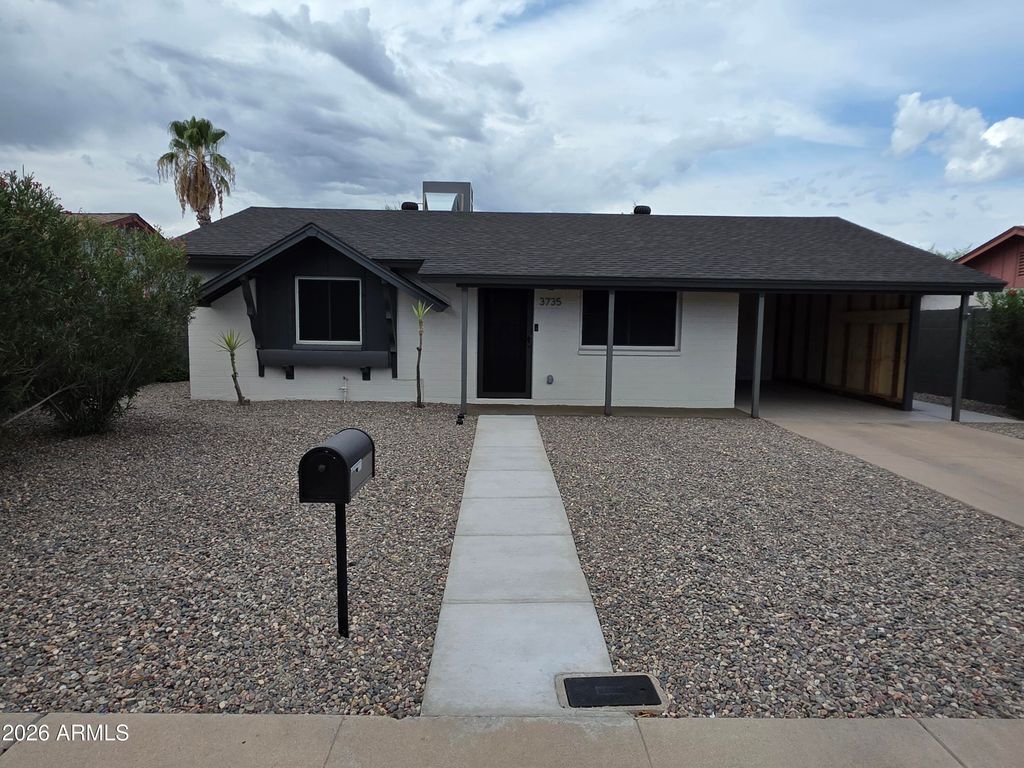 3735 E CLAIRE Drive, Phoenix, AZ 85032