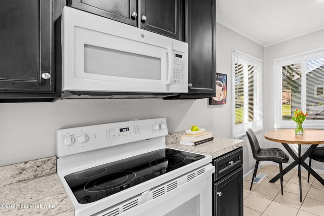 1422 Old Mill Rd, Louisville, KY 40242