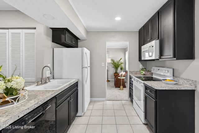 1422 Old Mill Rd, Louisville, KY 40242