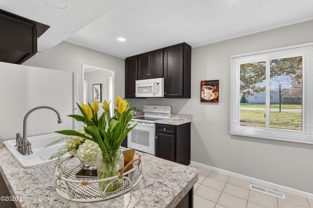 1422 Old Mill Rd, Louisville, KY 40242