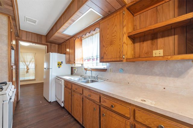 6742 Indian Lake Drive, Houston, TX 77489