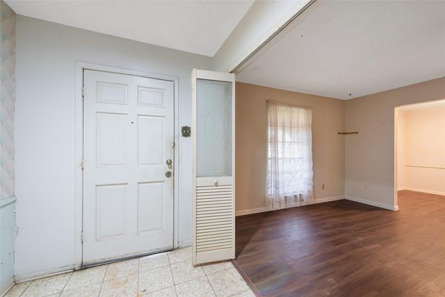 6742 Indian Lake Drive, Houston, TX 77489