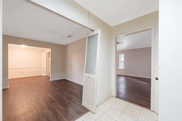 6742 Indian Lake Drive, Houston, TX 77489