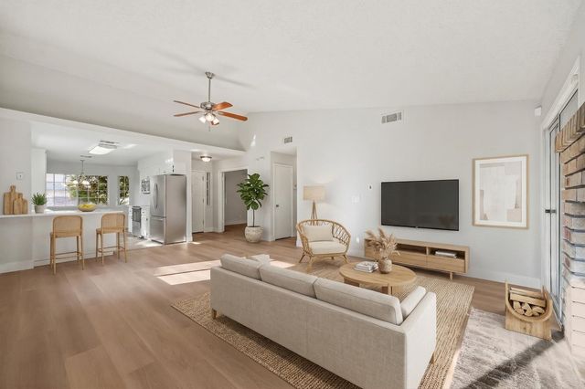 1166 E Goshen Avenue, Fresno, CA 93720